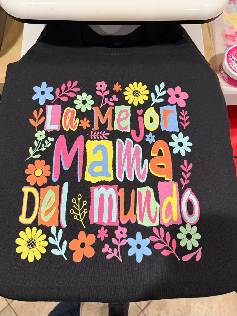 Black 'La Mejor Mama Del Mundo' Short Sleeve Tee